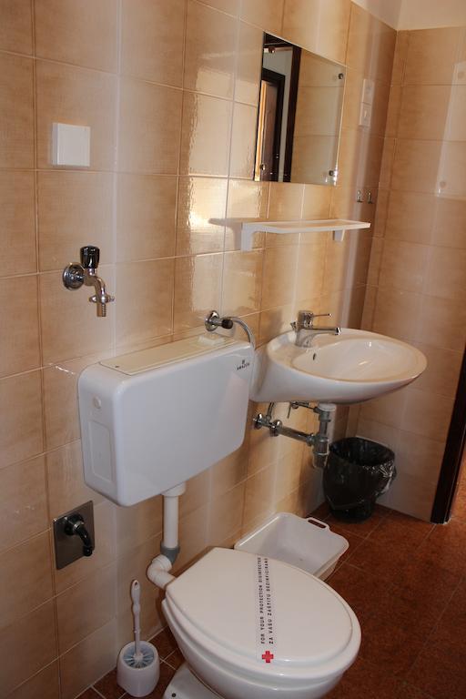 Apartments Petrada 오미스 외부 사진
