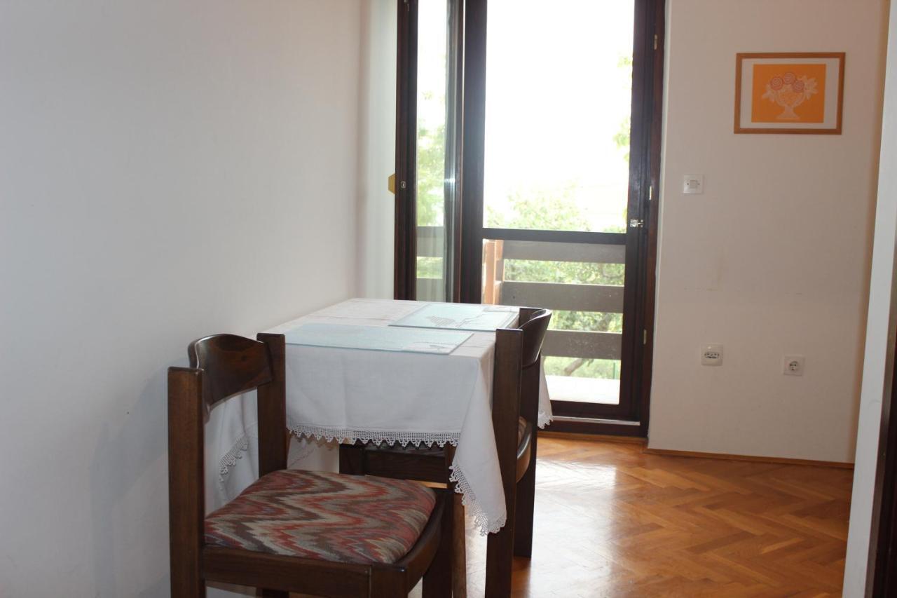 Apartments Petrada 오미스 외부 사진